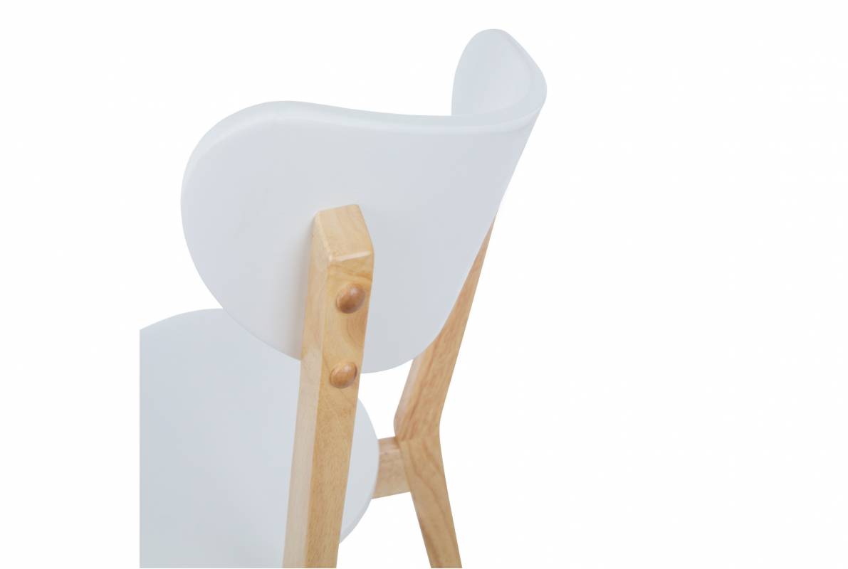 silla nordica de madera